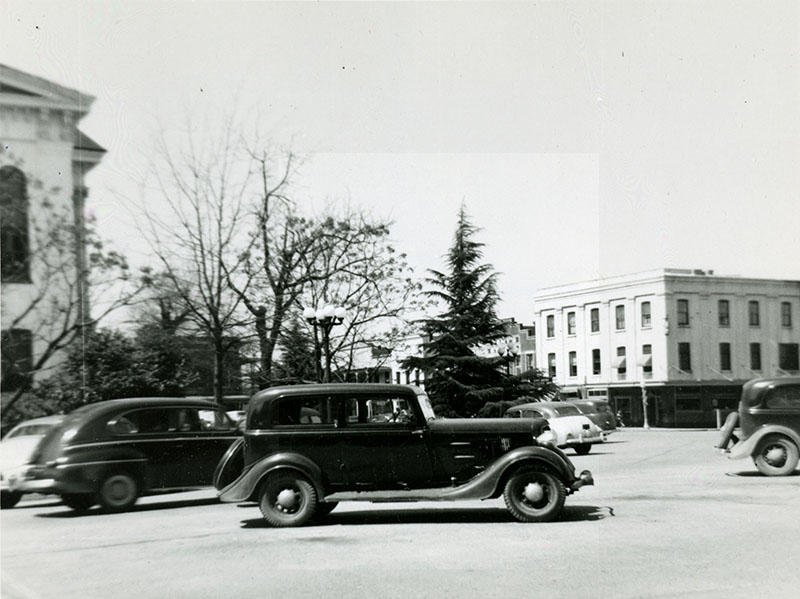 Cars on Courthouse Square